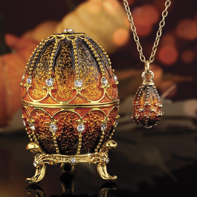 Elvira Egg & Necklace